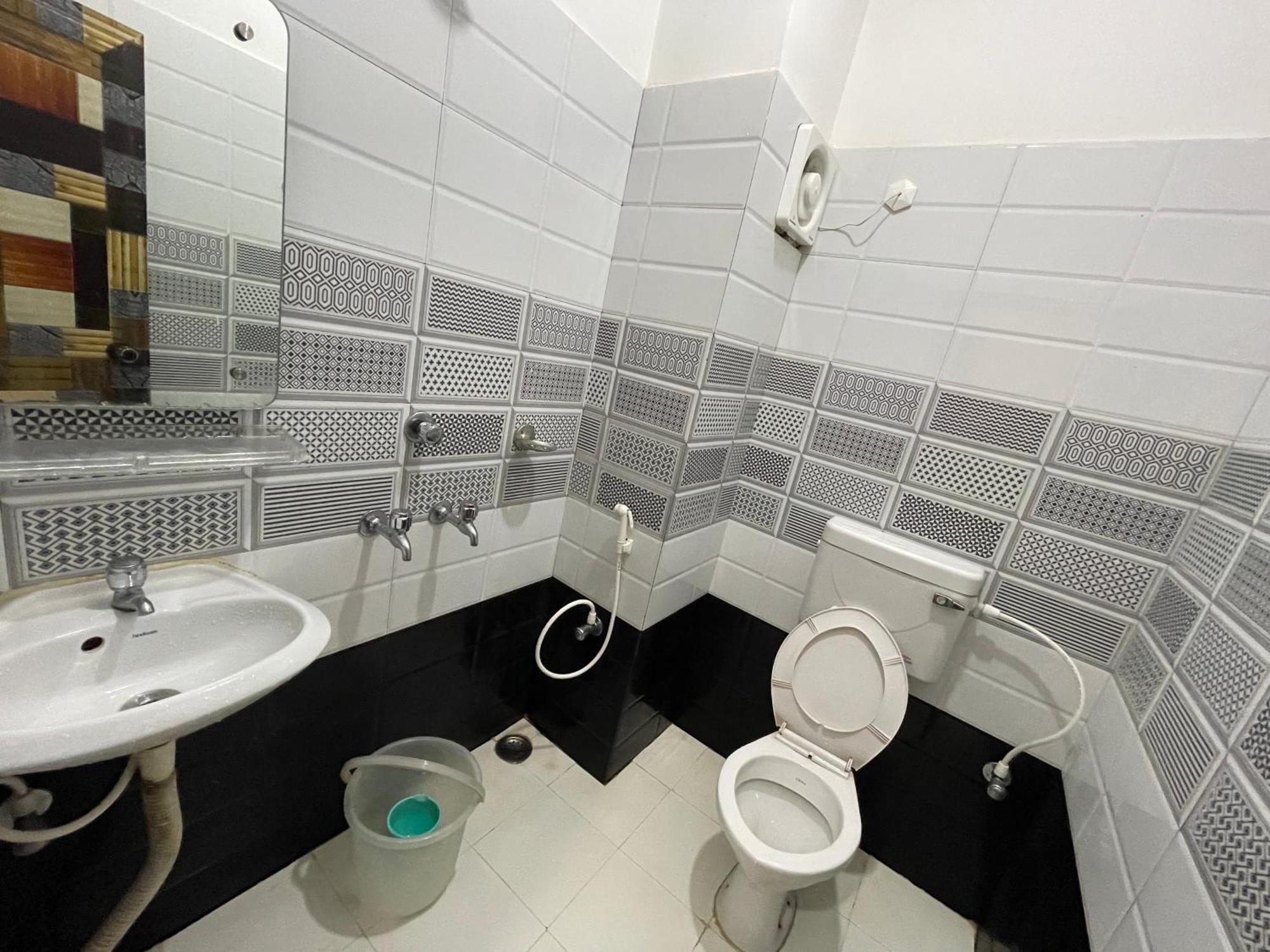 פורי Hotel Seven Inn By Seven Group מראה חיצוני תמונה